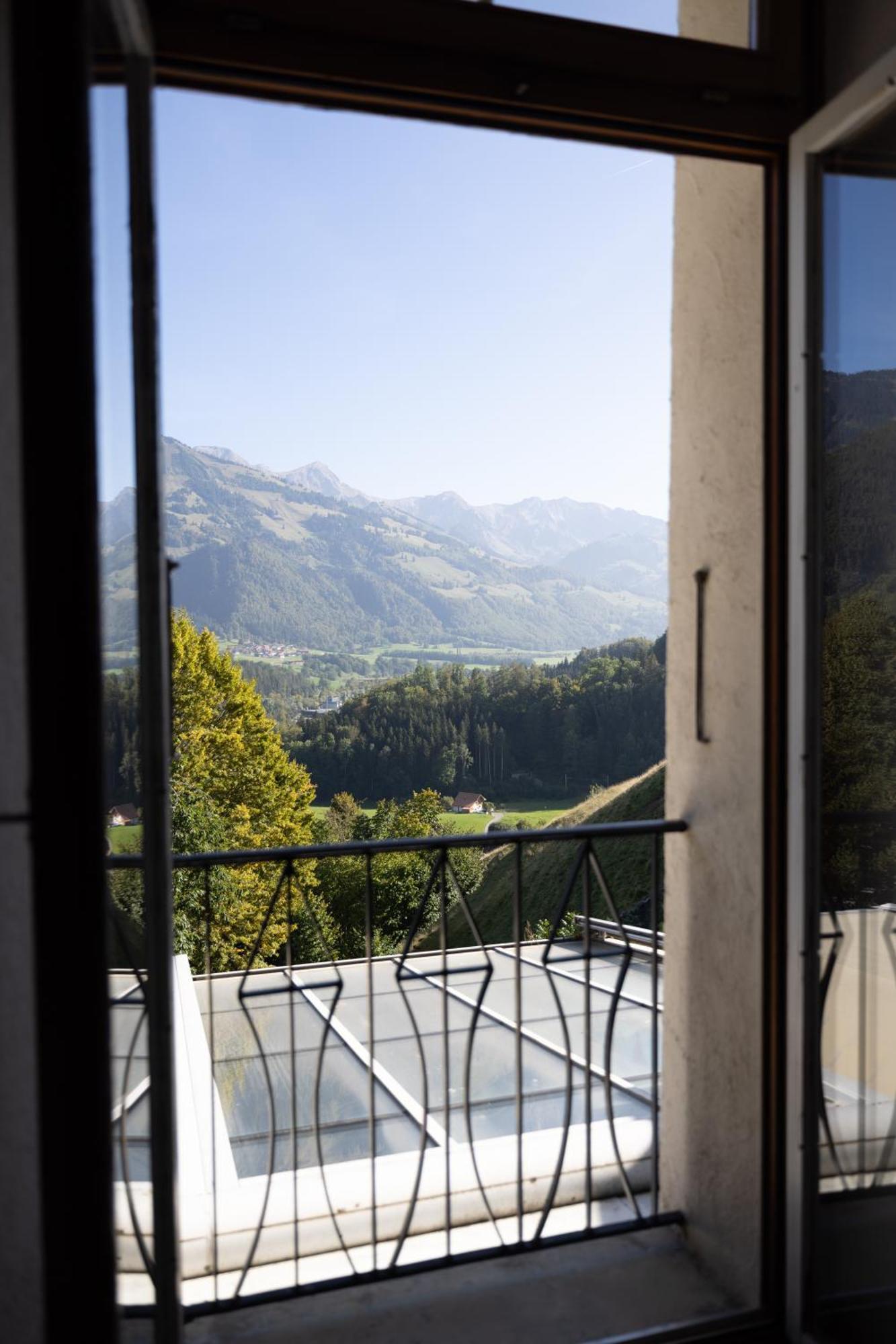 Le Saint Georges Hotel Gruyeres Bagian luar foto
