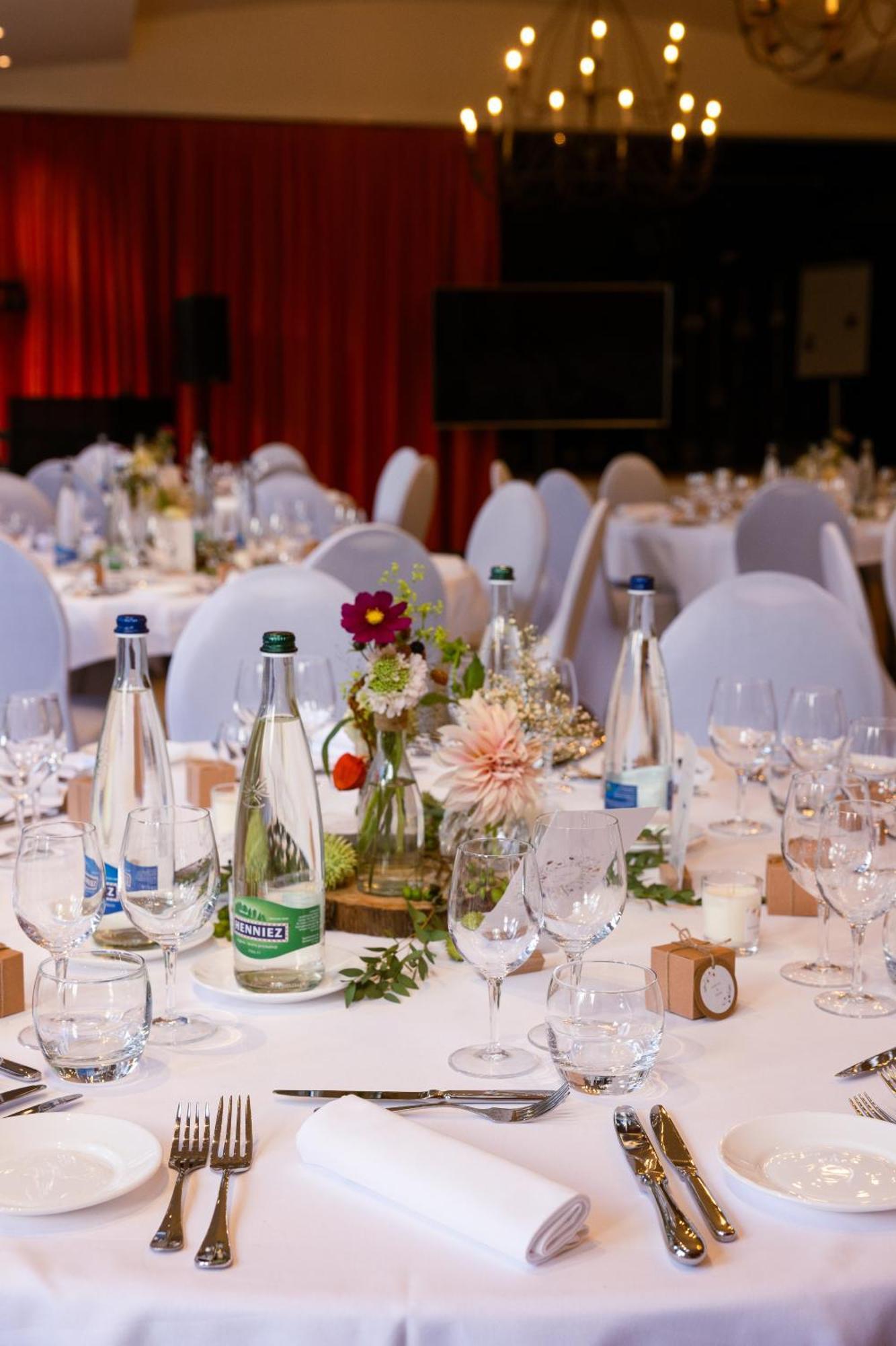 Le Saint Georges Hotel Gruyeres Bagian luar foto