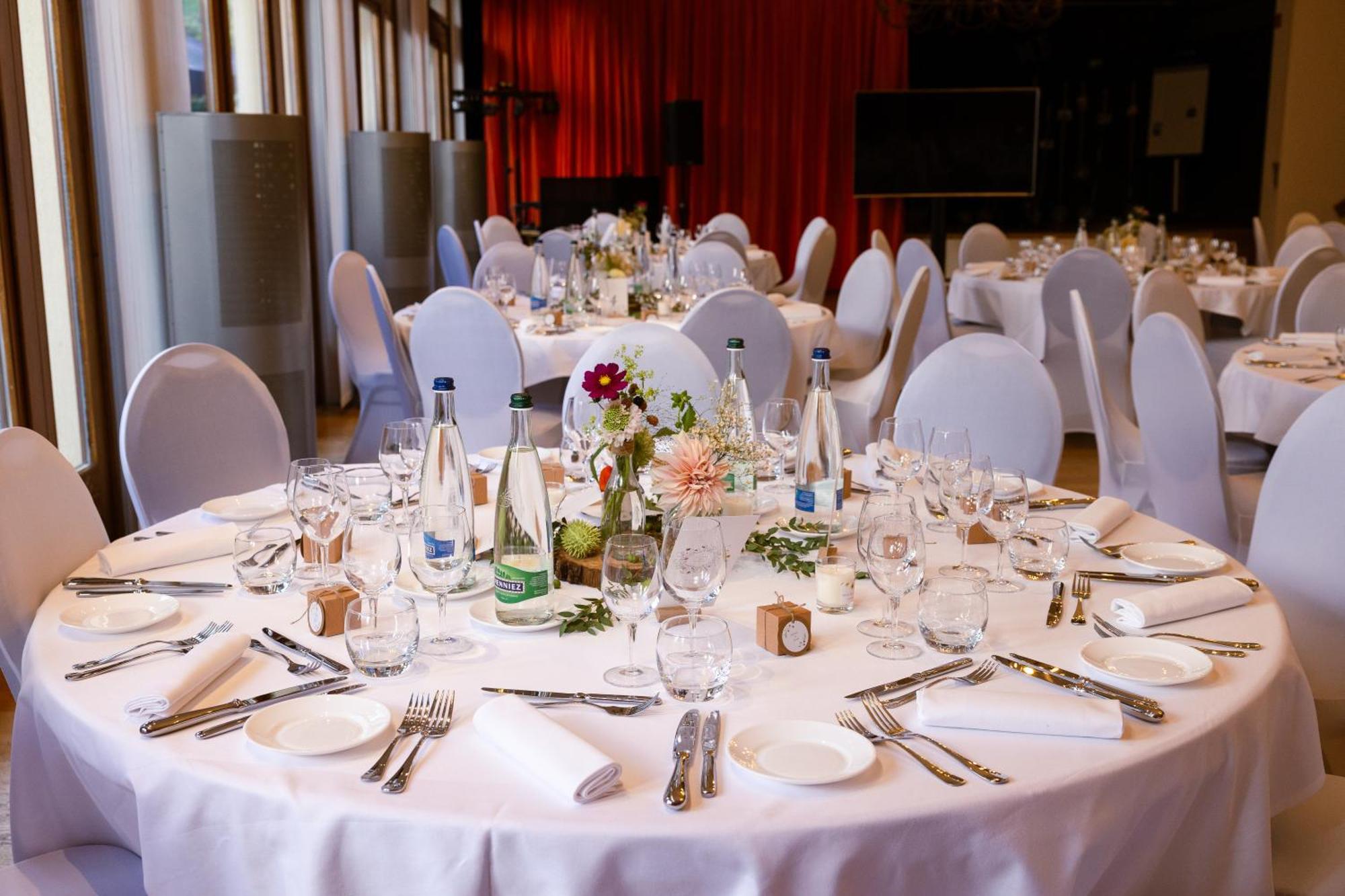 Le Saint Georges Hotel Gruyeres Bagian luar foto
