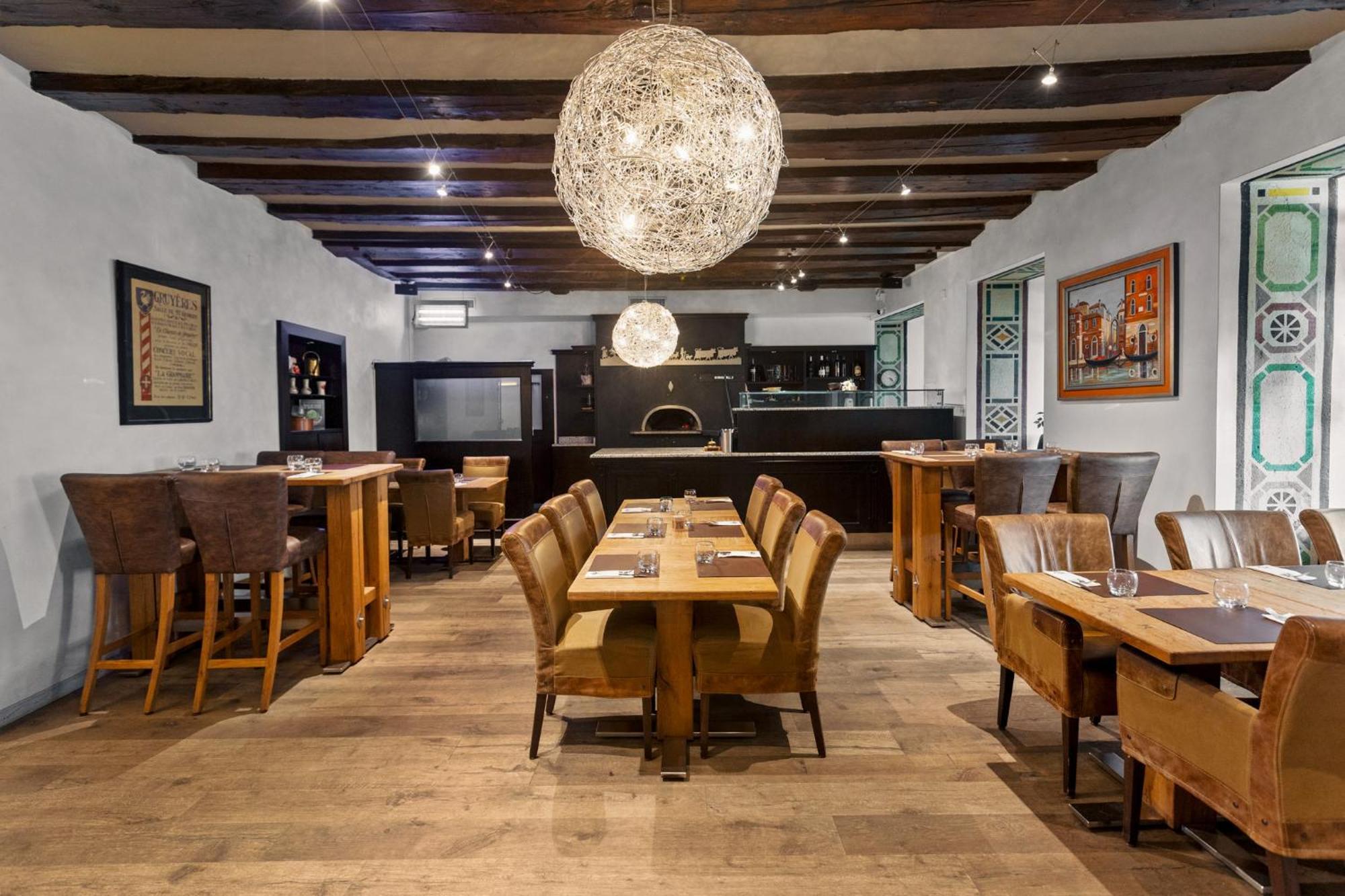 Le Saint Georges Hotel Gruyeres Bagian luar foto